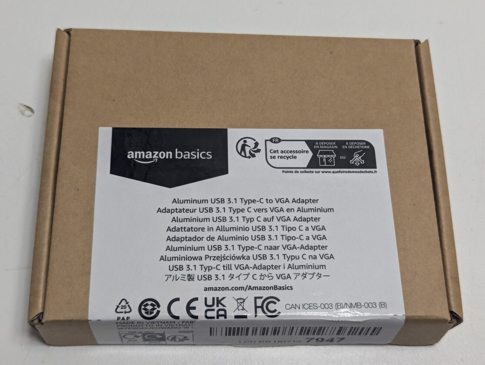 Amazon Basics USB 3.1 Type-C to VGA aluminum adapter - Male to Female