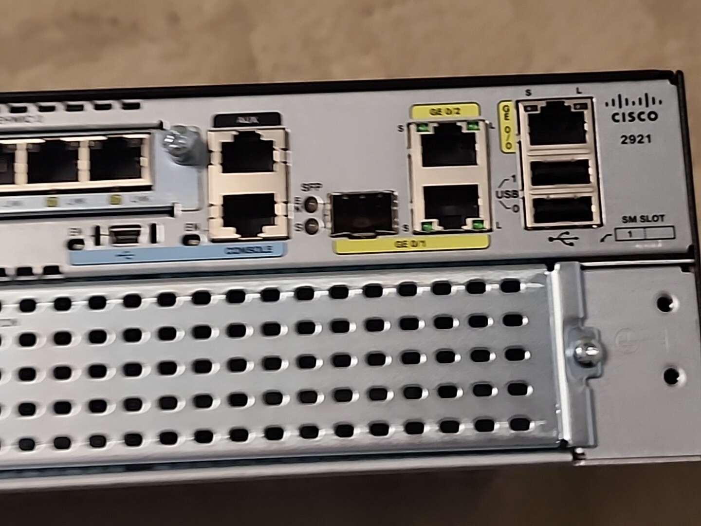 Cisco 2921 CISCO2921-V/K9 Gigabit Integrated SR. W/EHWIC-4ESG & PVDM3-32G VOICE