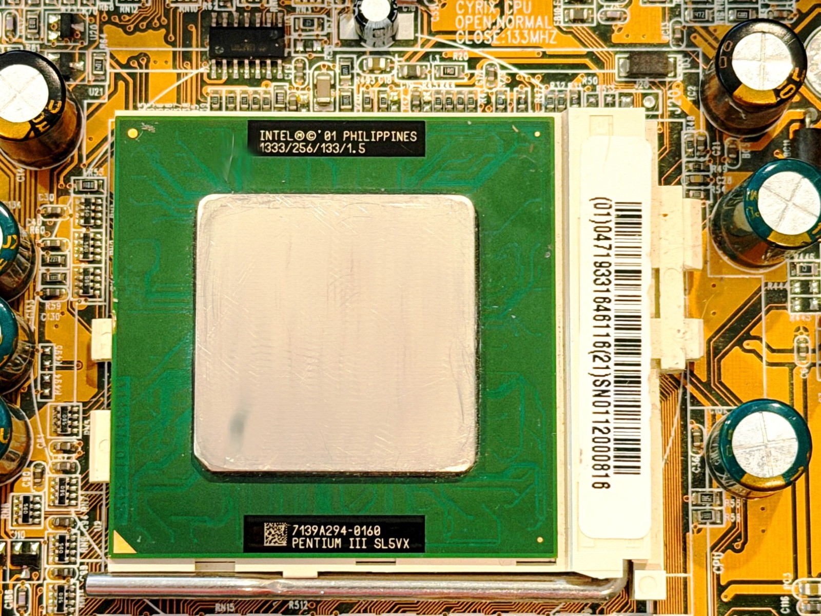 Intel SL5VX Pentium III-S Tualatin 1.333 GHz 256/133 Socket 370 CPU+ 1 pkg HSCpd