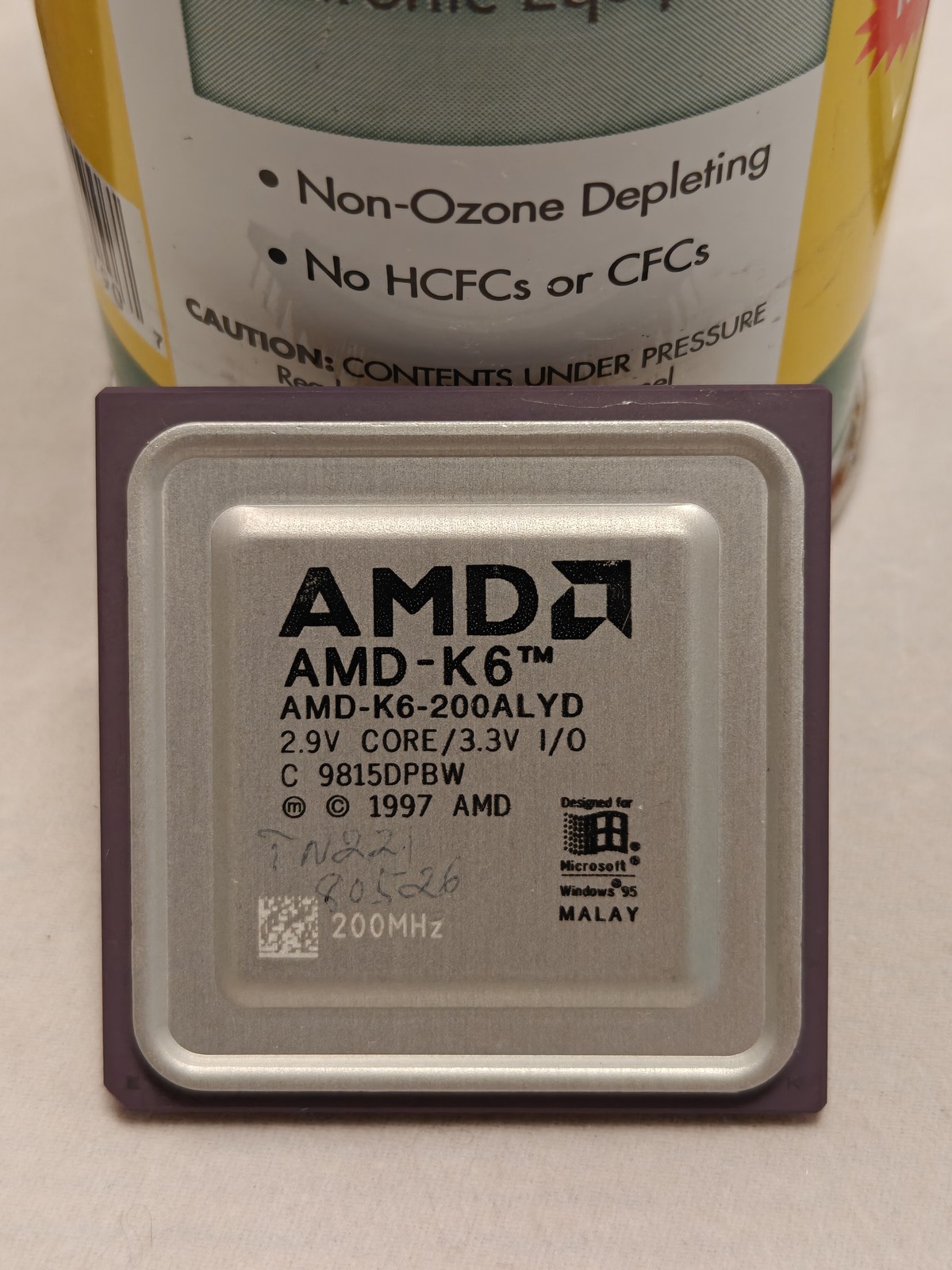AMD K6-200ALYD 200MHz Socket 7 Ceramic Gold CPU Processor C9815DPBW Vintage