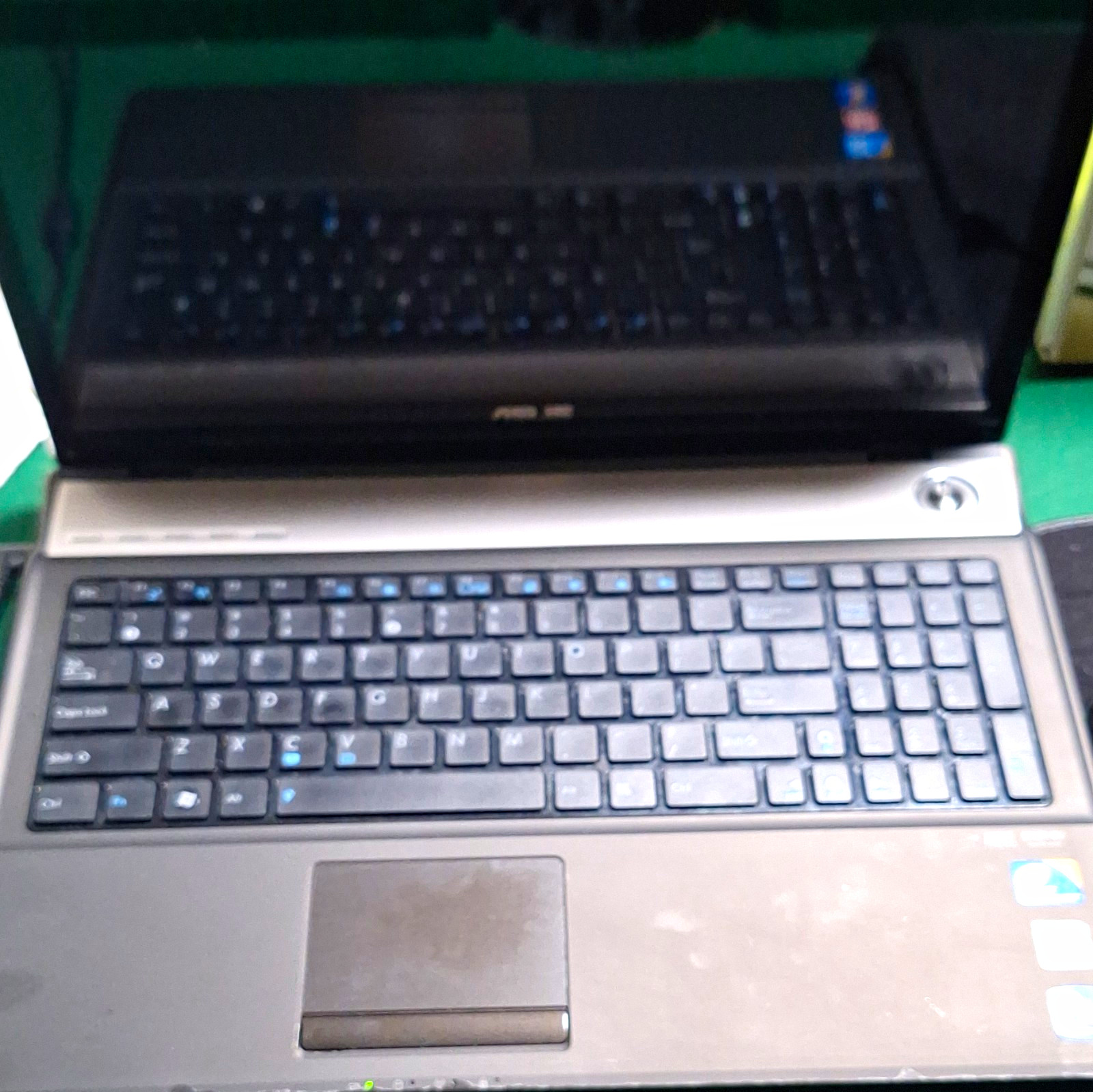 ASUS N61J 16-19in Laptop Core i7 8GB ATI HD 5730 HDD 100GB Win7 HP