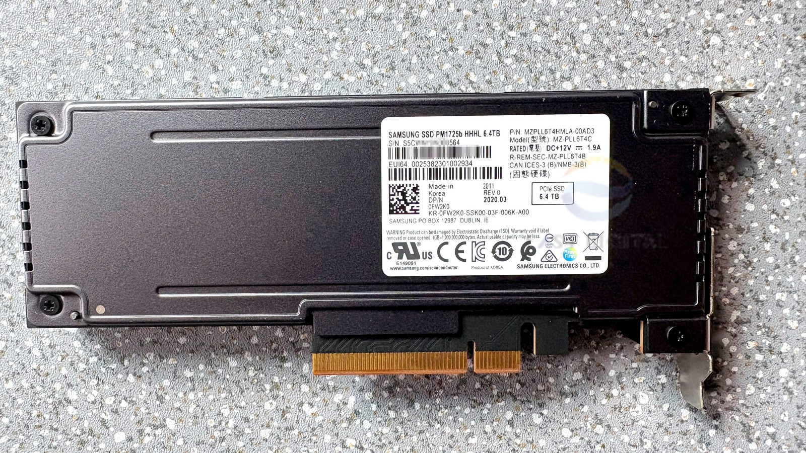 Samsung MZ‑PLL6T4C 0FW2K0 PM1725b 6.4TB HHHL MZPLL6T4HMLA-00AD3 PCIE NVMe SSD