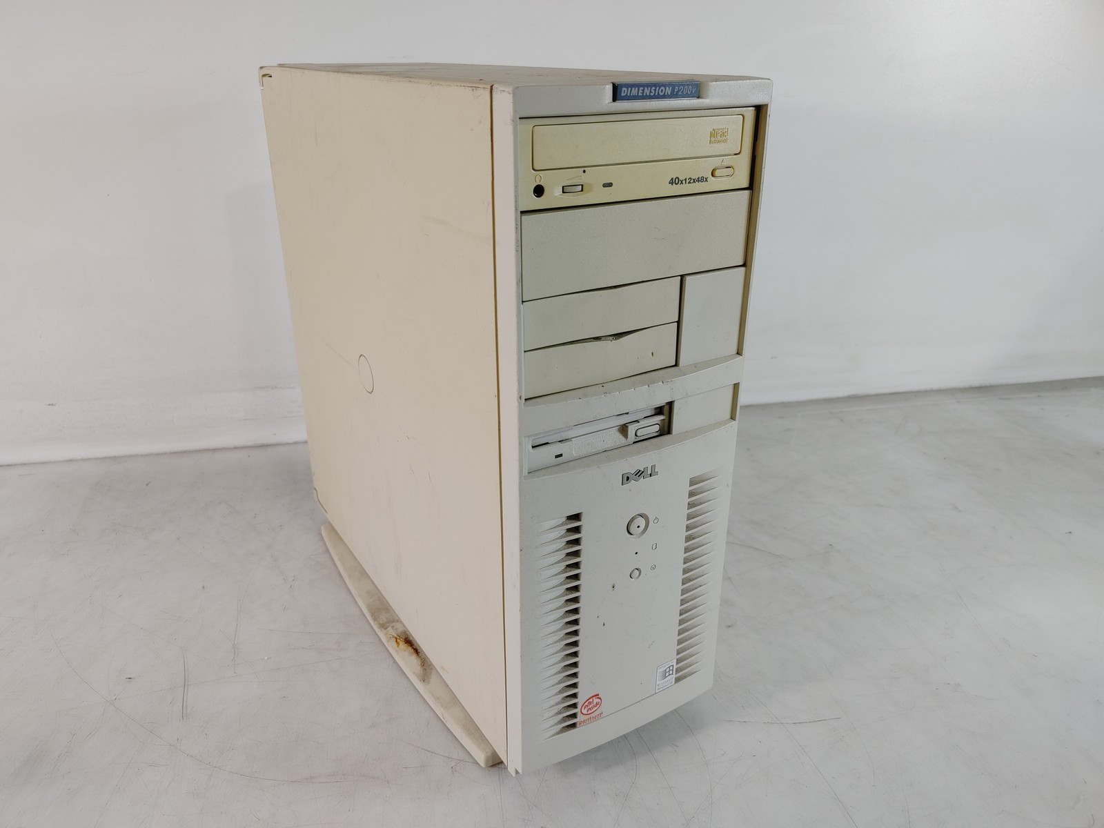 Vintage Dell Dimension P200v Intel Pentium 200 MHz 32 MB SDRAM Desktop