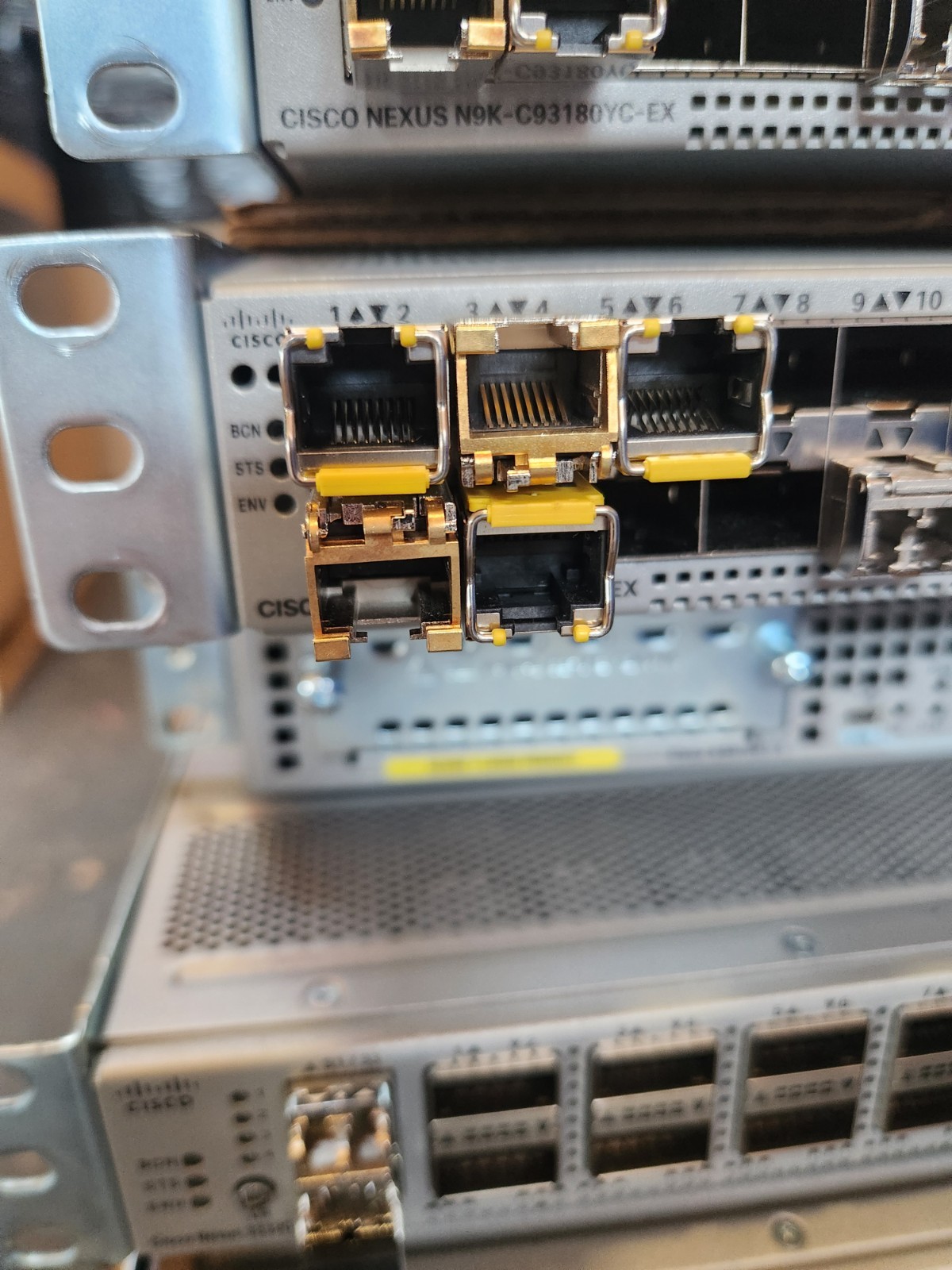 Cisco N9K-C93180YC-EX 48x25GB SFP+ 6x 100GB QSFP28 Port Side Intake Switch