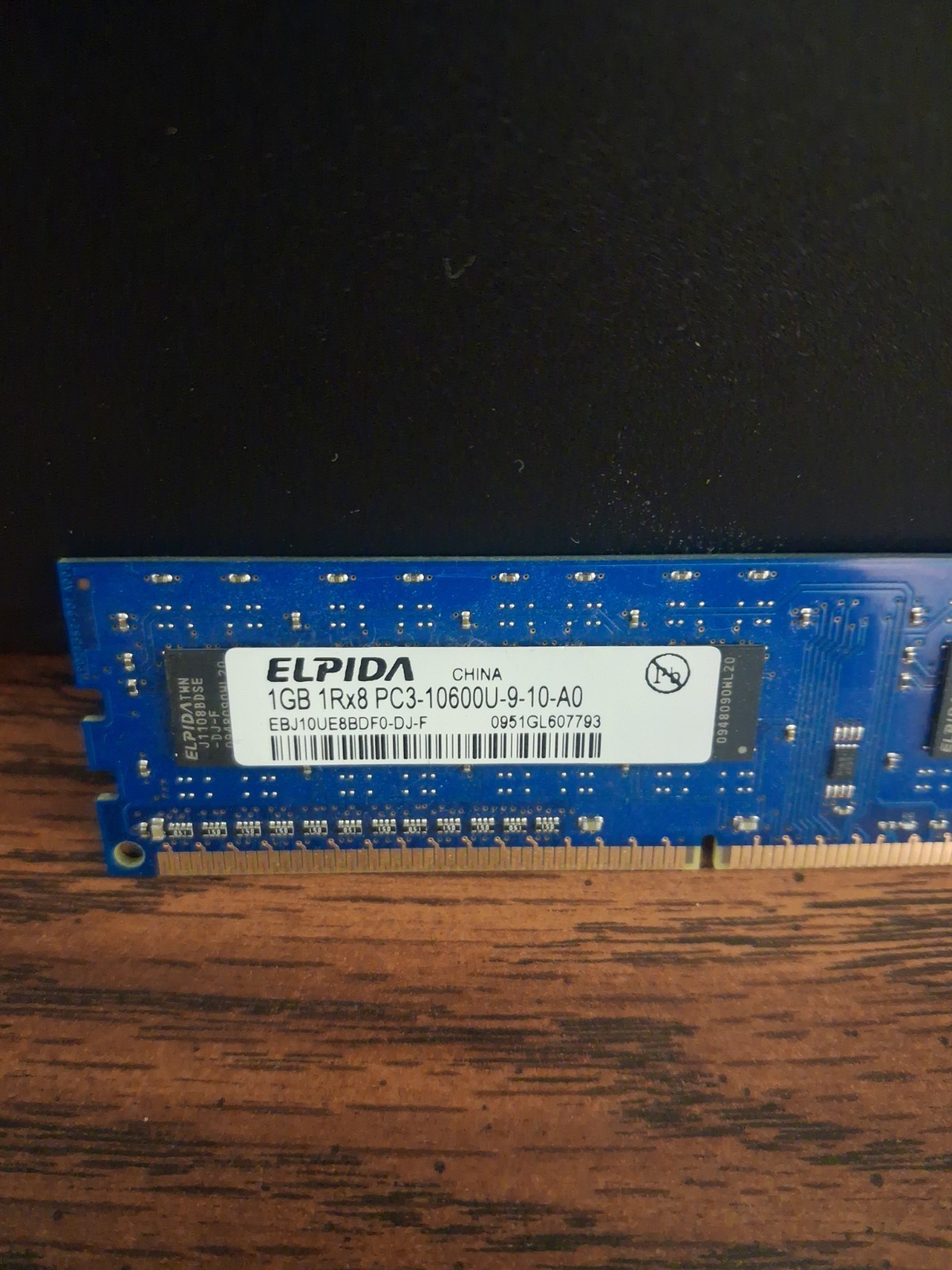 Elpida 1GB 1 R x8 PC3-10600U-9-10-A0 Memory RAM