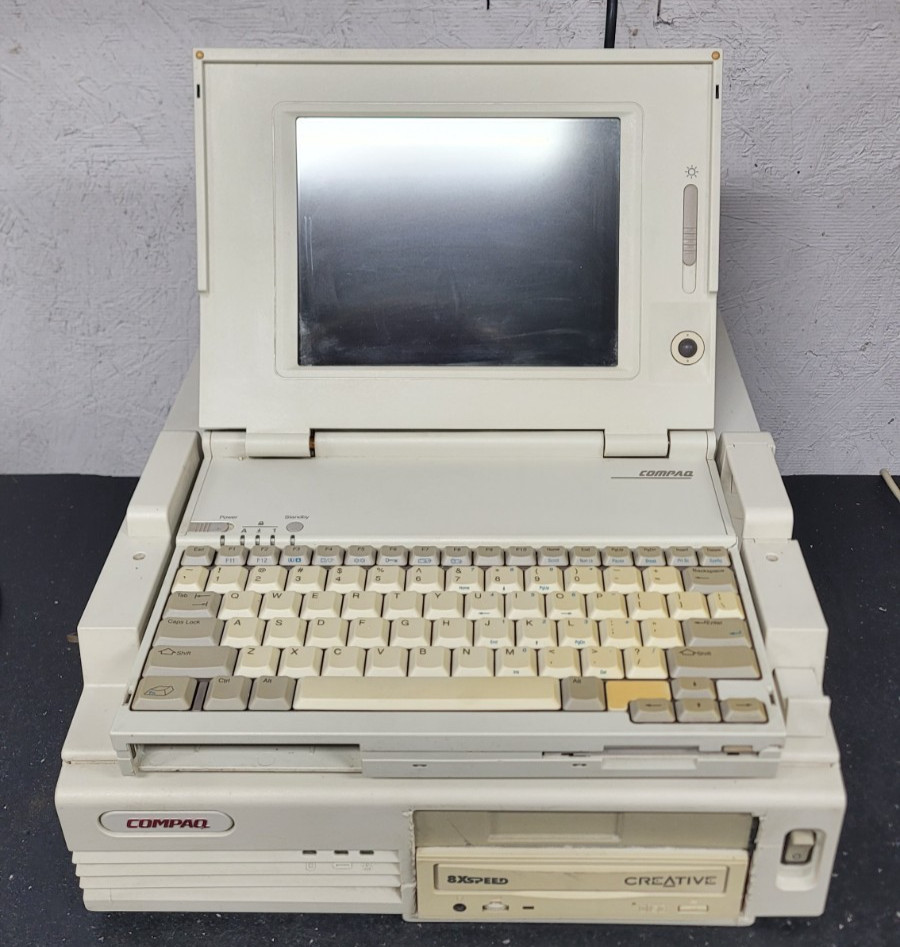 Compaq LTE lite 4/25c Vintage Laptop W/ Series 2815 Docking Station - Parts Only