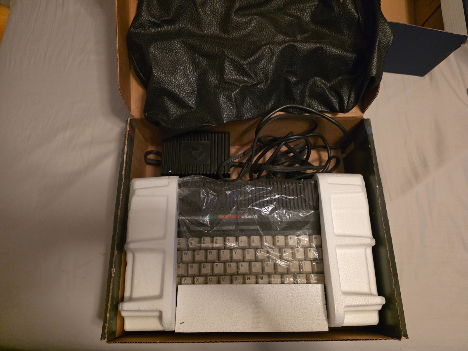 Commodore Plus/4 computer with Original box - For Parts, Not Working