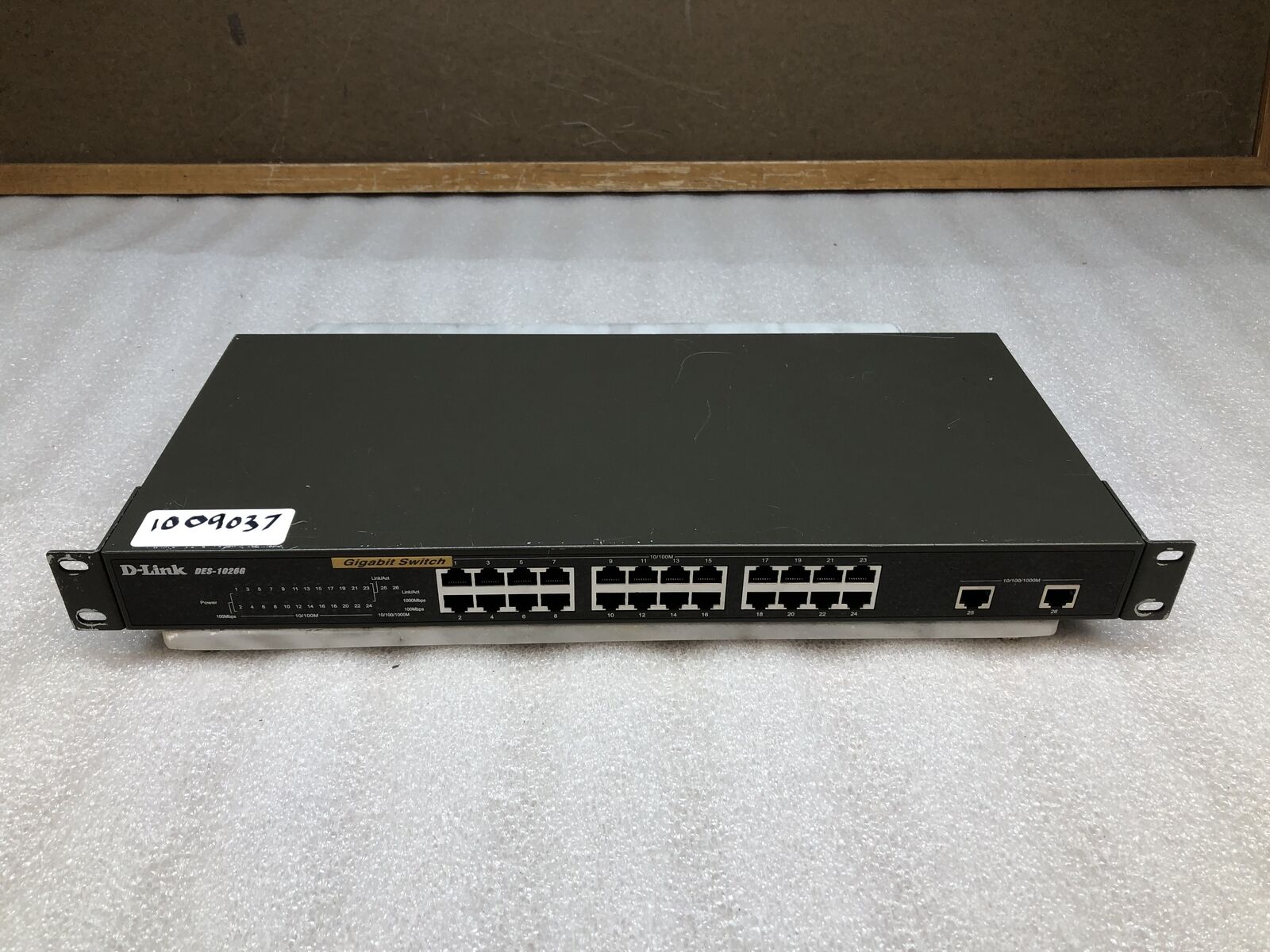 D-Link DES-1026G Gigabit 26 Port LAN Unmanaged Switch W/RACK EARS - TESTED/RESET