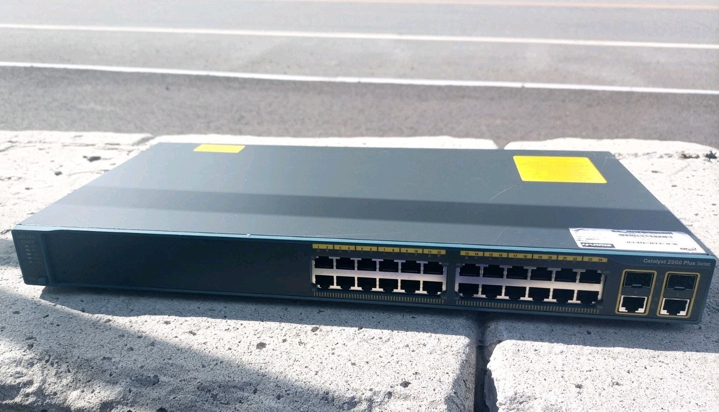 Cisco Catalyst 2960 Plus Series WS-C2960+24TC-L 24-Port 10/100 Switch