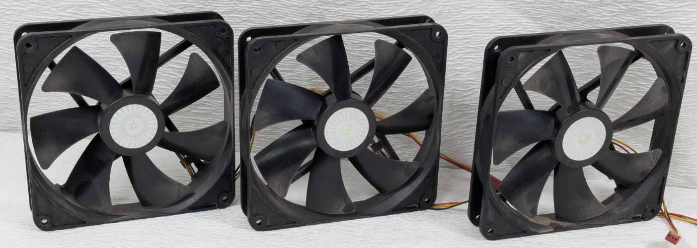 Cooler Master - 12V 0.14A - DF1402512SEDN - 14cm/cm Case Fan - 3 pack