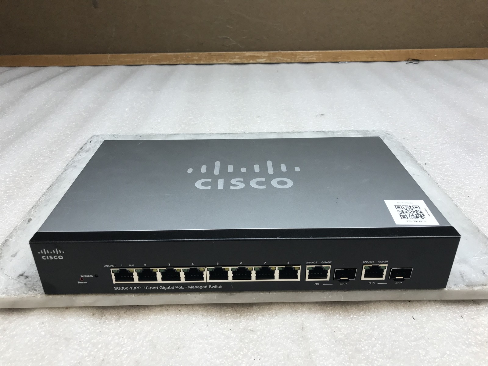 Cisco SG300-10PP 10-Port Gigabit POE+ Managed Switch - No Power Cable