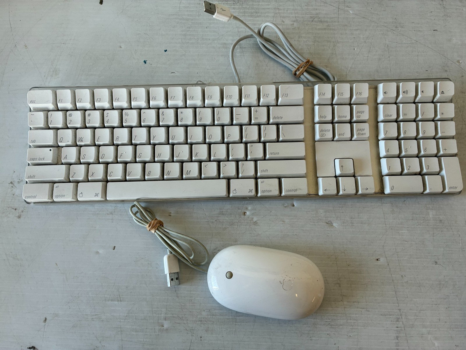 LOT OF 10 Apple Wired USB Keyboard & Mouse Bundle, White English QWERTY A1048