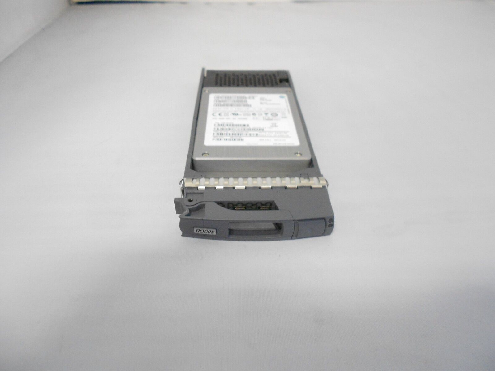 NetApp 400GB SAS SSD Hard drive 2.5'' X438A-R6 108-00369 DS2246 46C3139 X438A