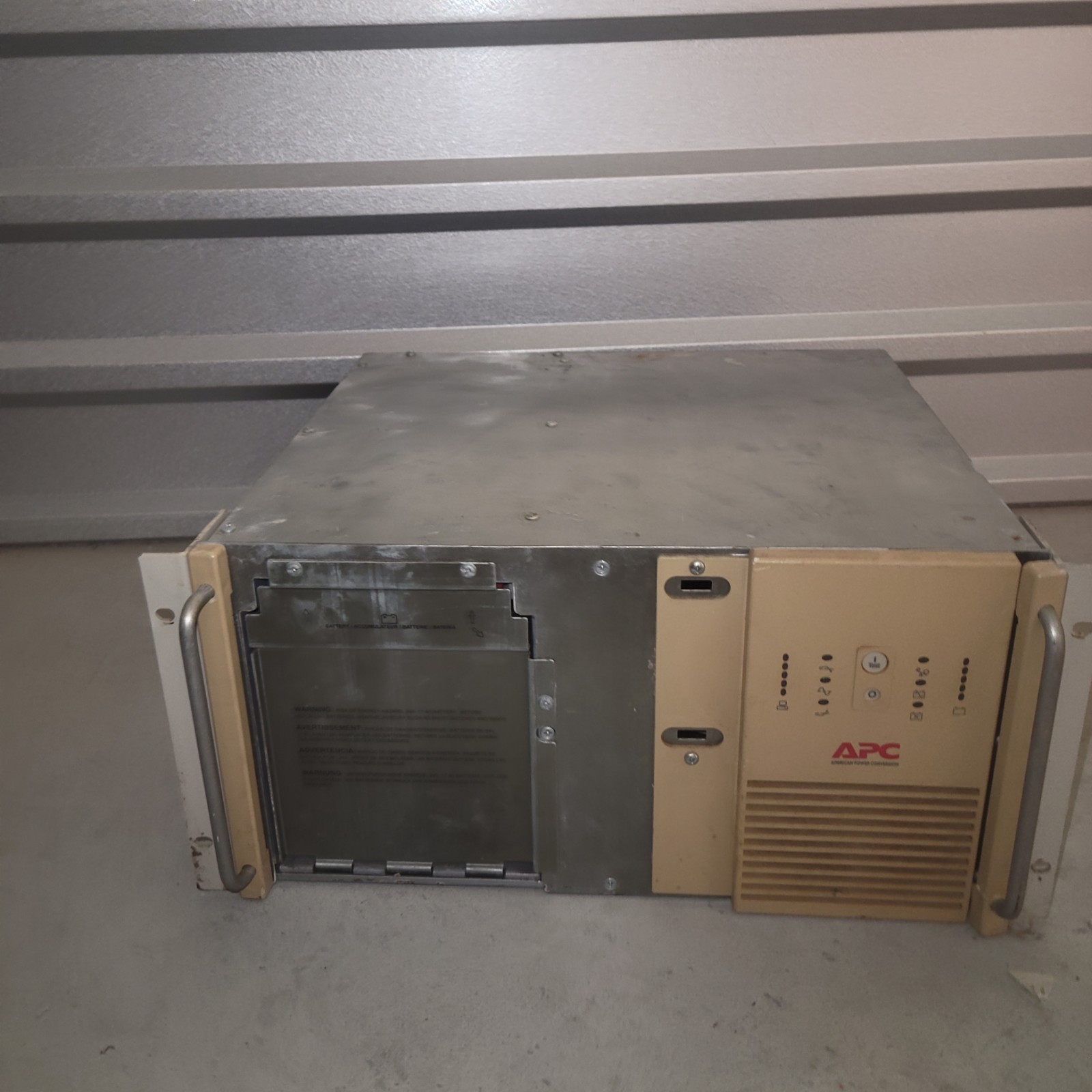 APC Smart-UPS XL 3000VA Rackmount UPS Battery Backup Power Supply – Vintage USA