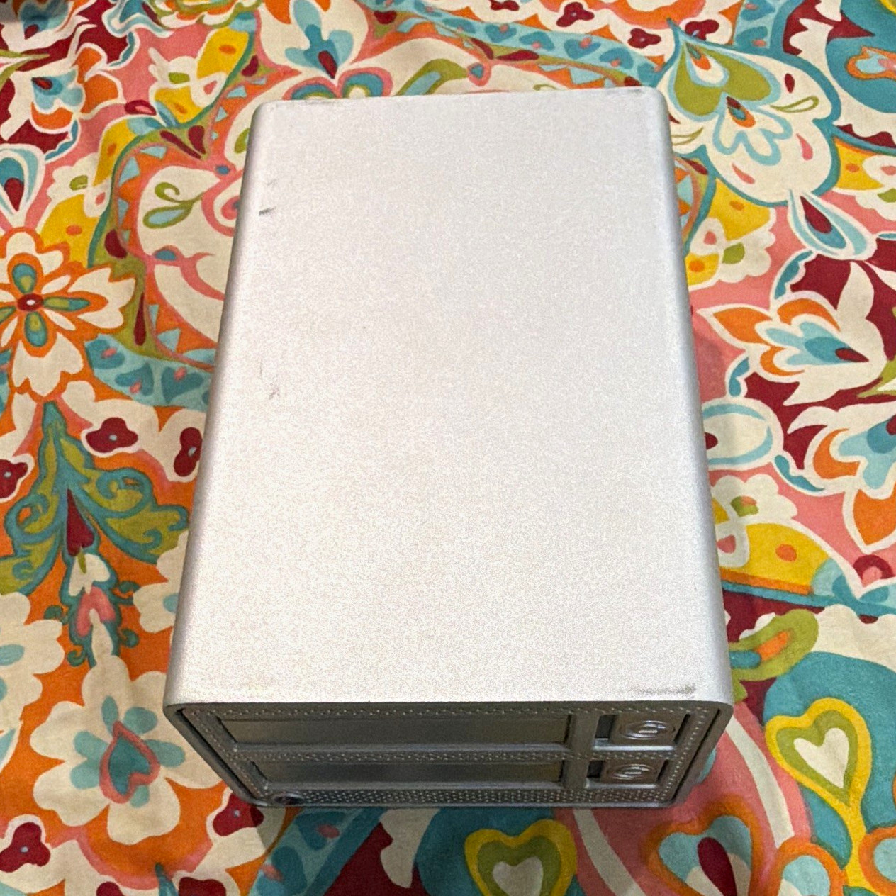 G-Technology G-DOCK ev Thunderbolt Dual-Bay 3.5in Drive Dock Silver Aluminum.