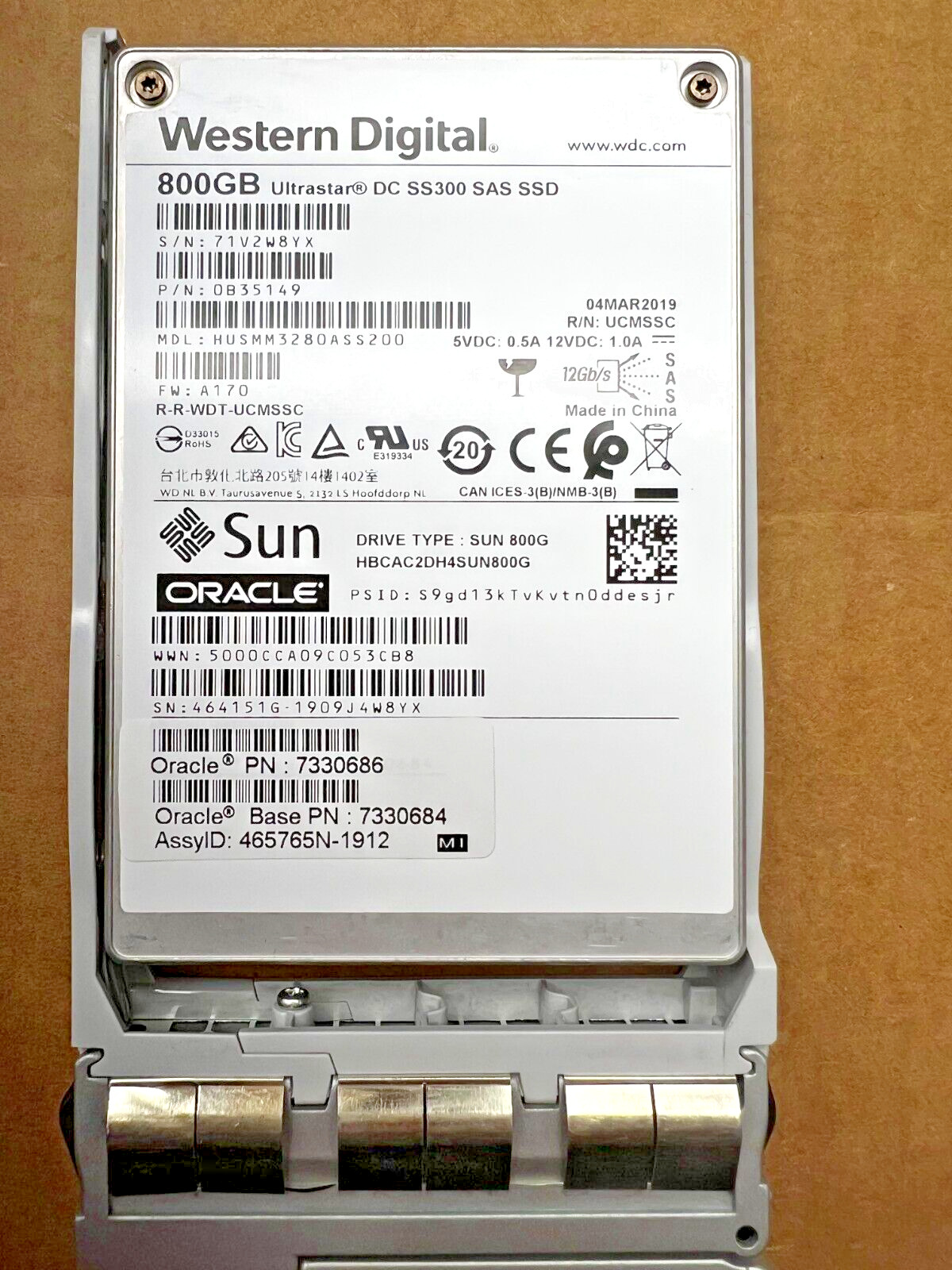 Qty of Oracle 7330684 7330686 7115079 800GB SAS-3 Solid State Drive  HBCAC2DH4S