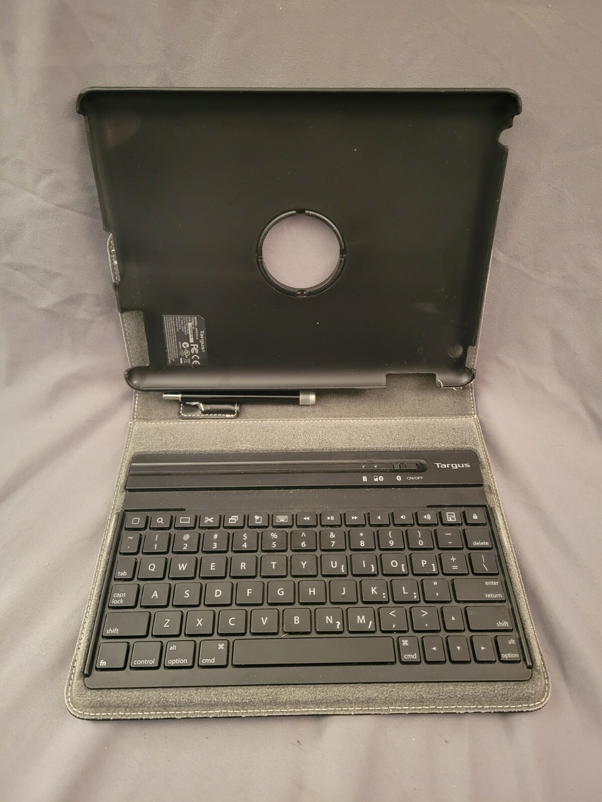 Targus - Tablet Case Cover - Leather Bluetooth Keyboard - AKB3-A - USED