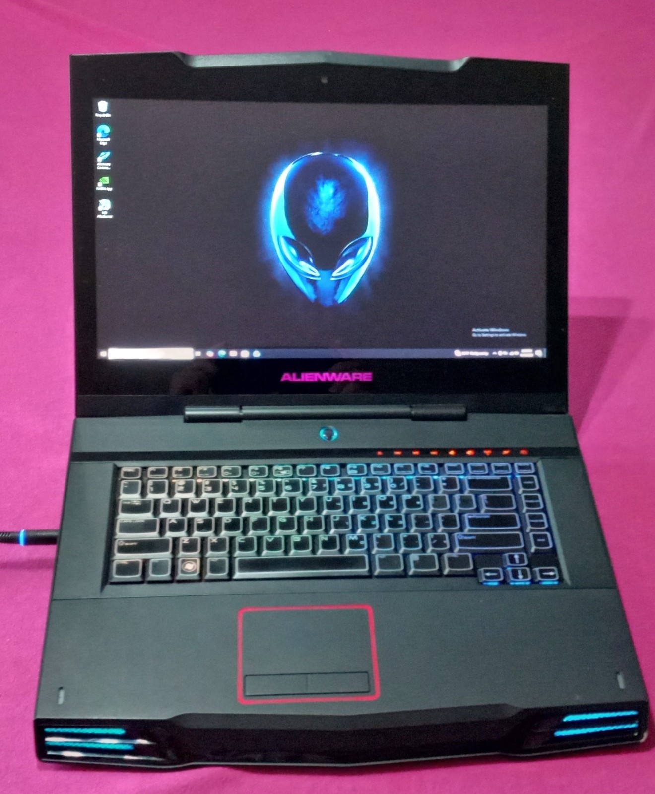 Dell Alienware M15X laptop I7-720qm 1.6-2.8Ghz 8GB 512GB SSD NVIDIA M4000M 8260