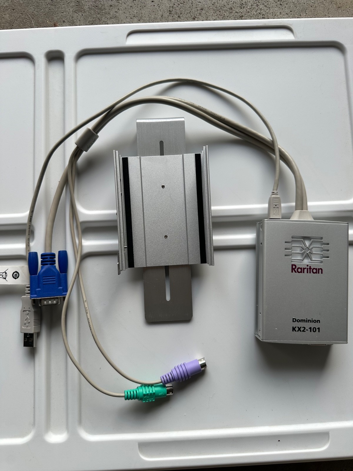 Raritan Dominion KX2101 Single Port KVM over IP With Cable  Tray DKX2101 G2U