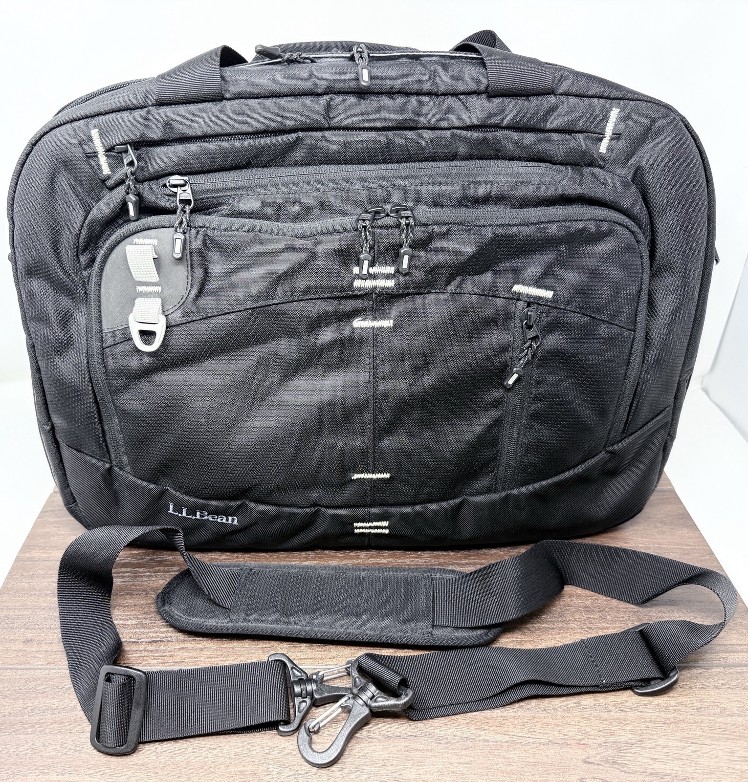 L.L. Bean Padded Laptop Bag Black Nylon Travel Work Briefcase 16” Item # 283630