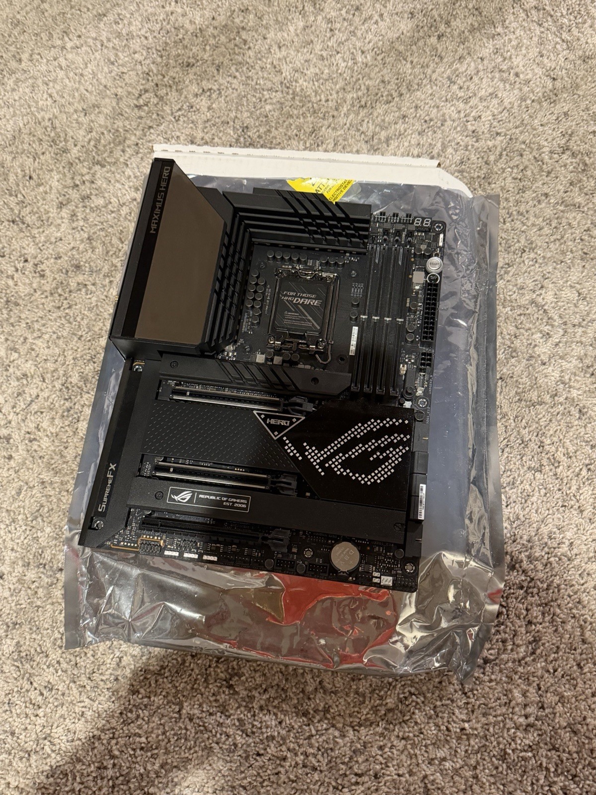 ASUS ROG Maximus Z690 Hero Wi-Fi 6E LGA1700 DDR5 Open Box Unused