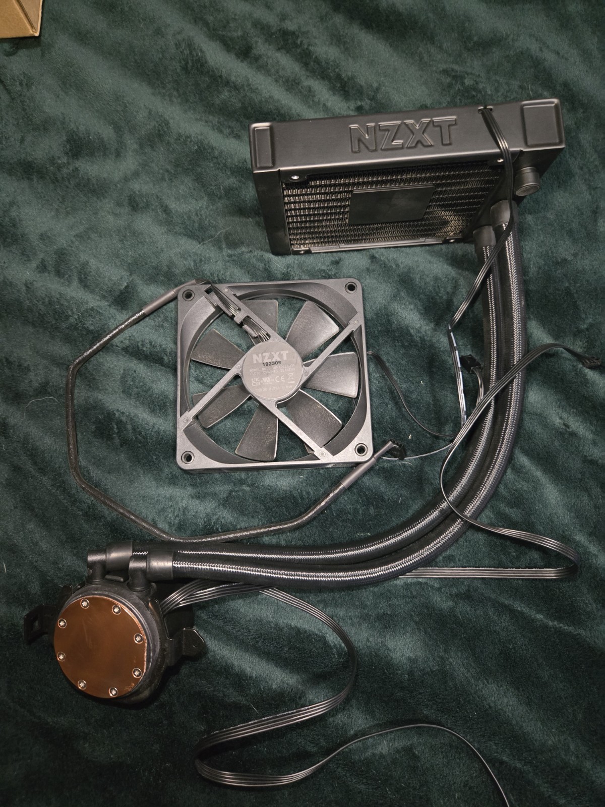 NZXT Kraken 120mm AIO Liquid CPU Cooler RL-KR120-B1 - USED