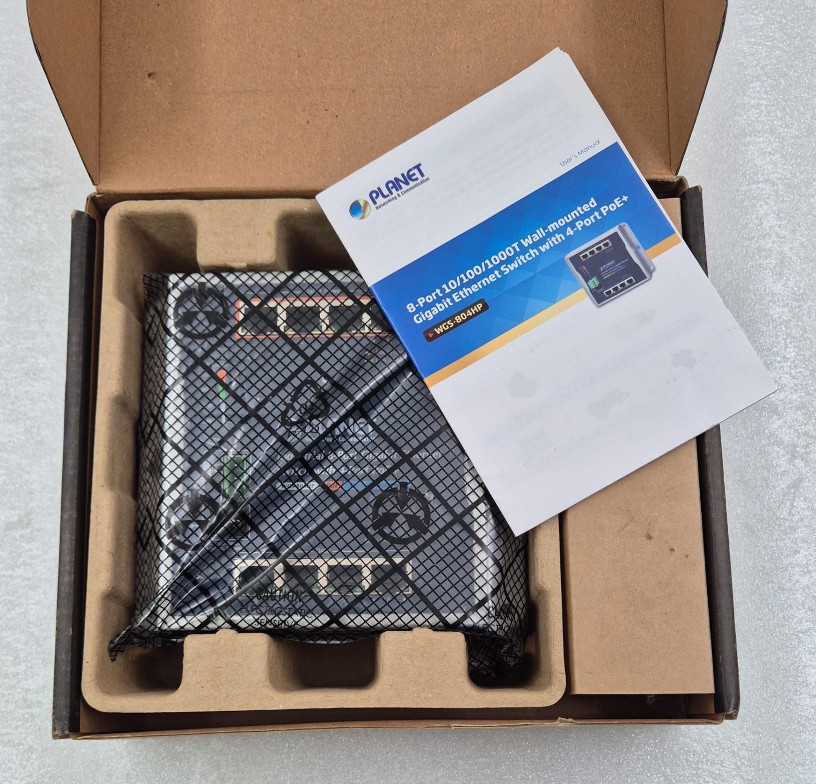 PLANET WGS-804HP Industrial Ethernet Device 8-Port Gigabit Switch w/ 4-Port PoE+