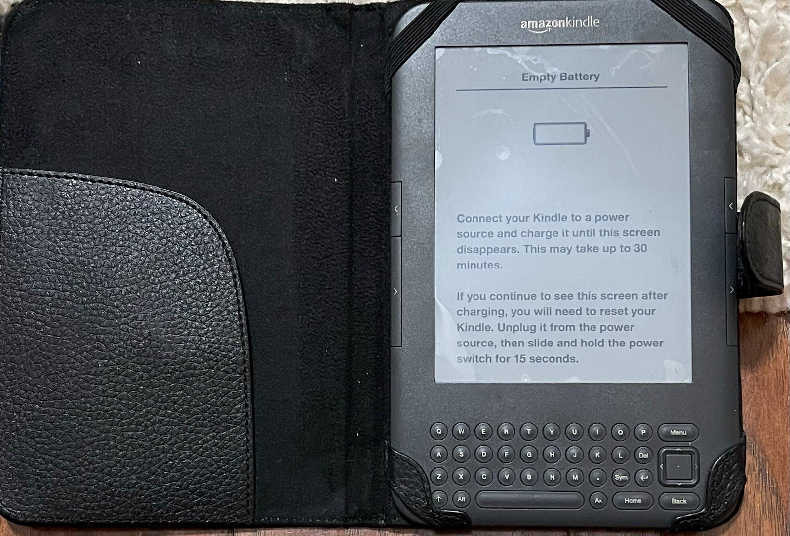 Amazon Kindle 3 Keyboard 6in 4GB Black Wi‑Fi eBook Reader D00901