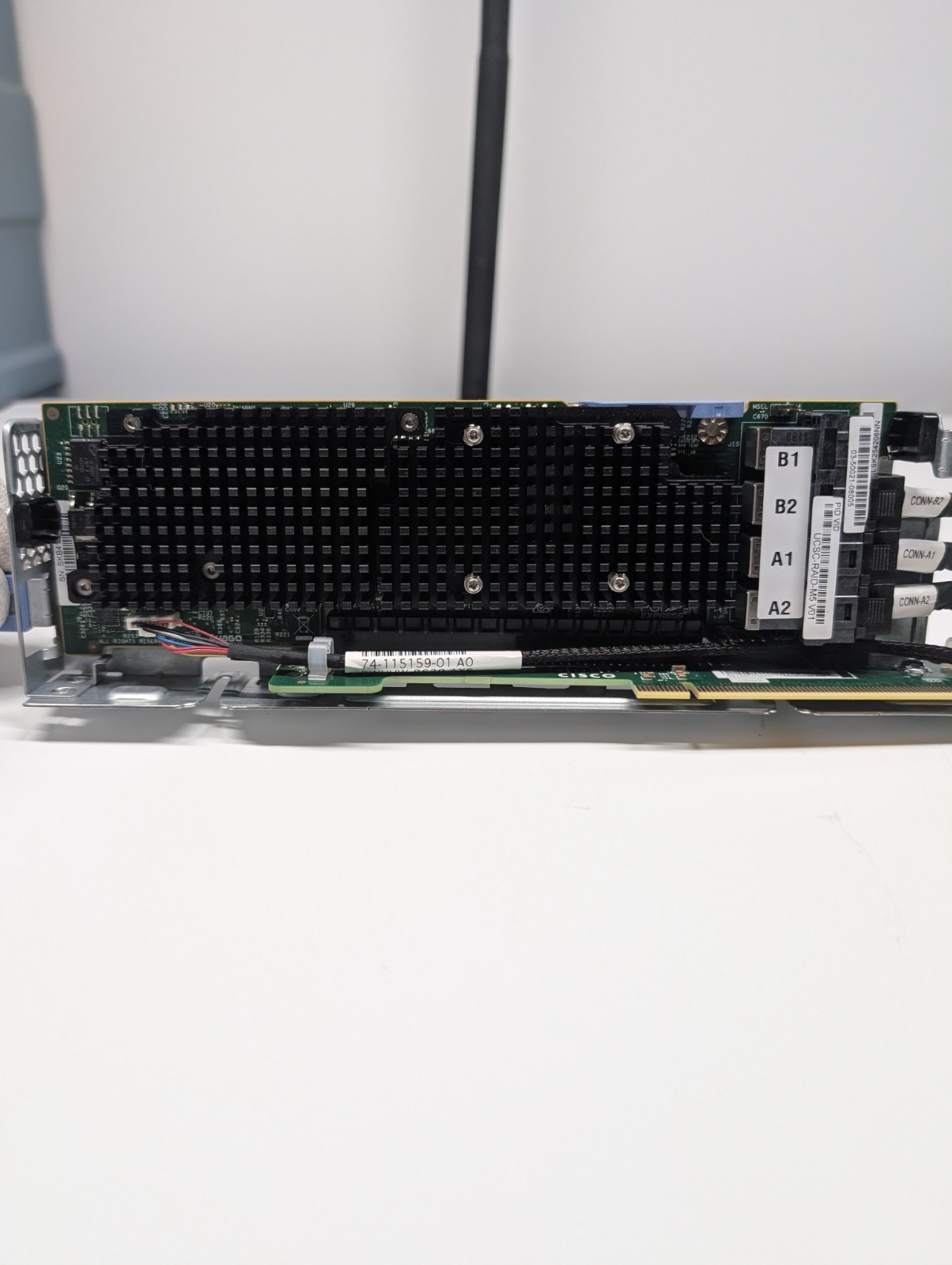 Cisco UCSC-RAID-M5 12Gb/s SAS RAID Controller UCS C220 C240 M5 with Cables #2