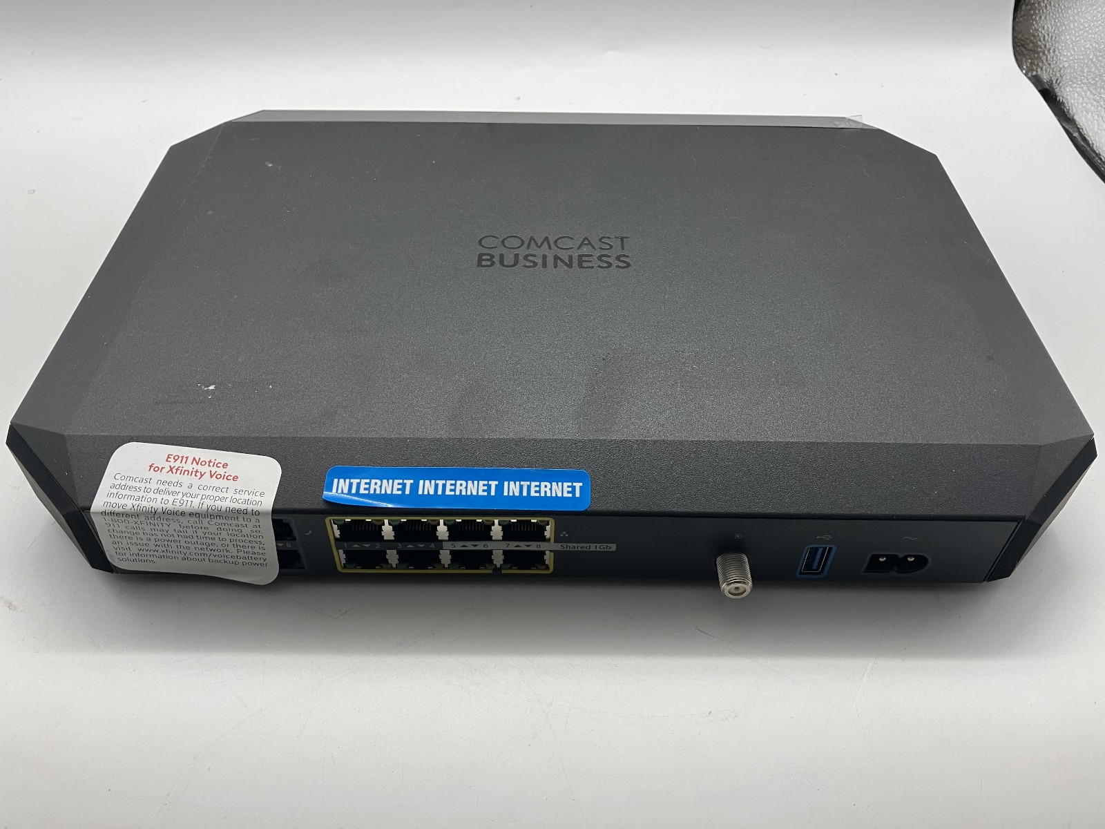 Comcast Business CBR-T CGA4131COM Cable Modem WiFi Router Gateway WITH CHARGER