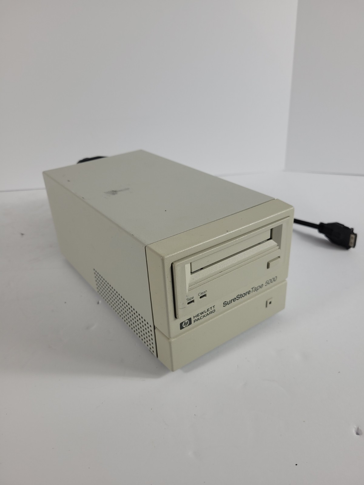 Hewlett Packard SureStore Tape 5000 Model C1521 Works Ships Free 