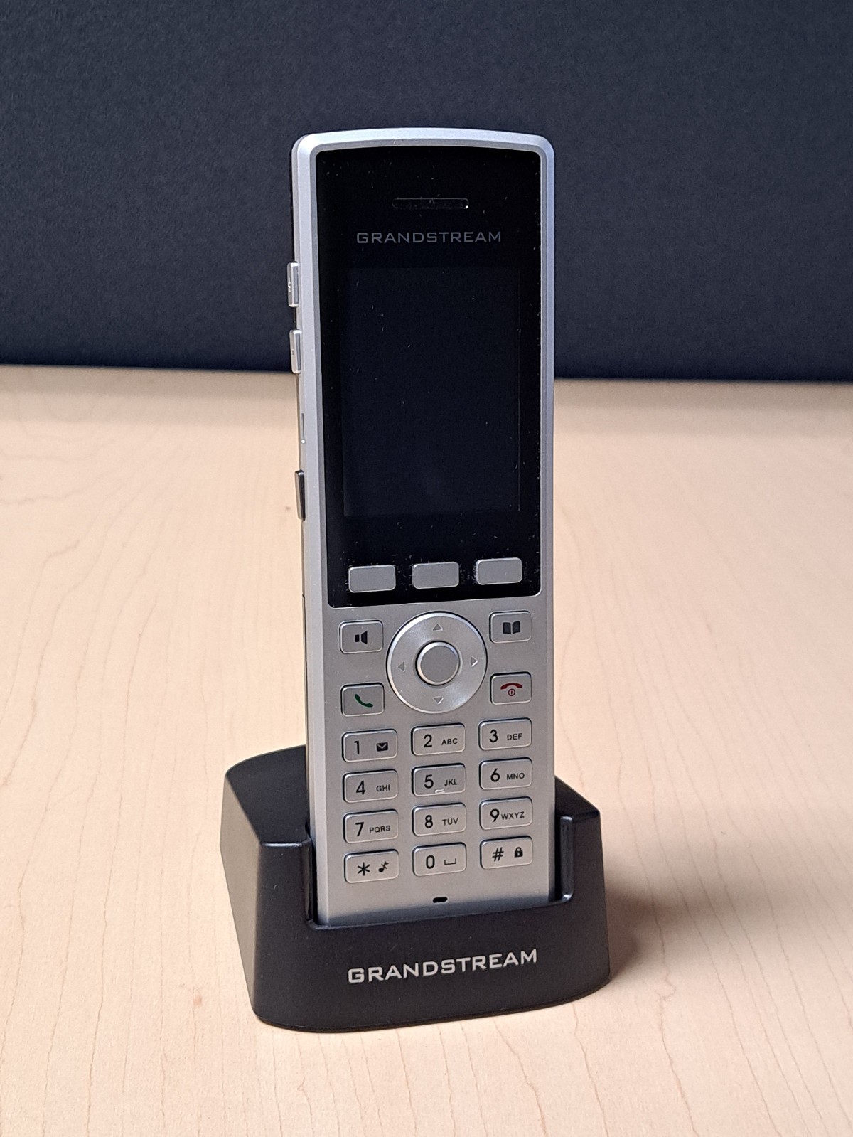 Grandstream WP822 Cordless Dual Band WiFi Phone