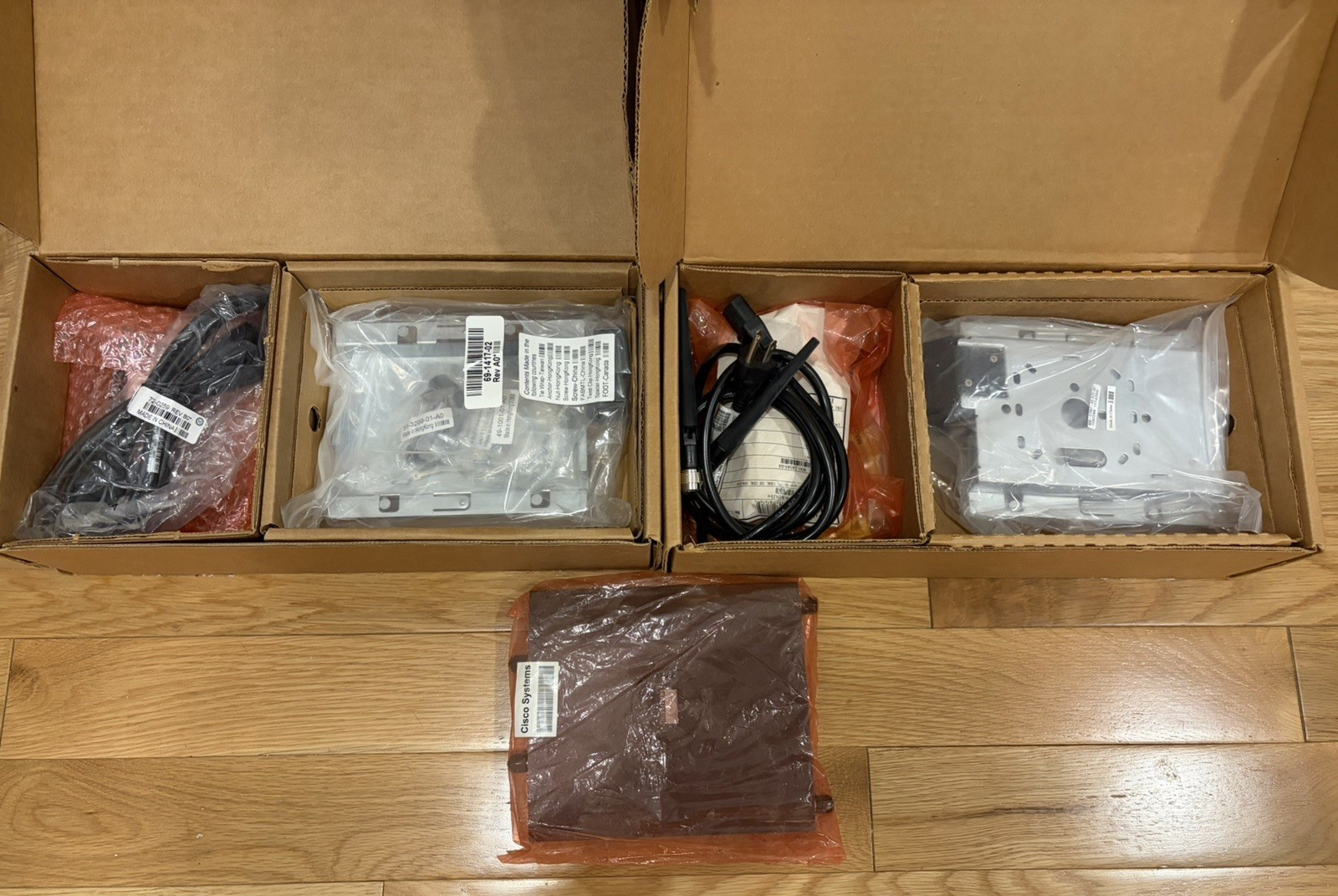 Lot of  3 Cisco AIR-AP1242AG-A-K9 Aironet 1242AG Access Points