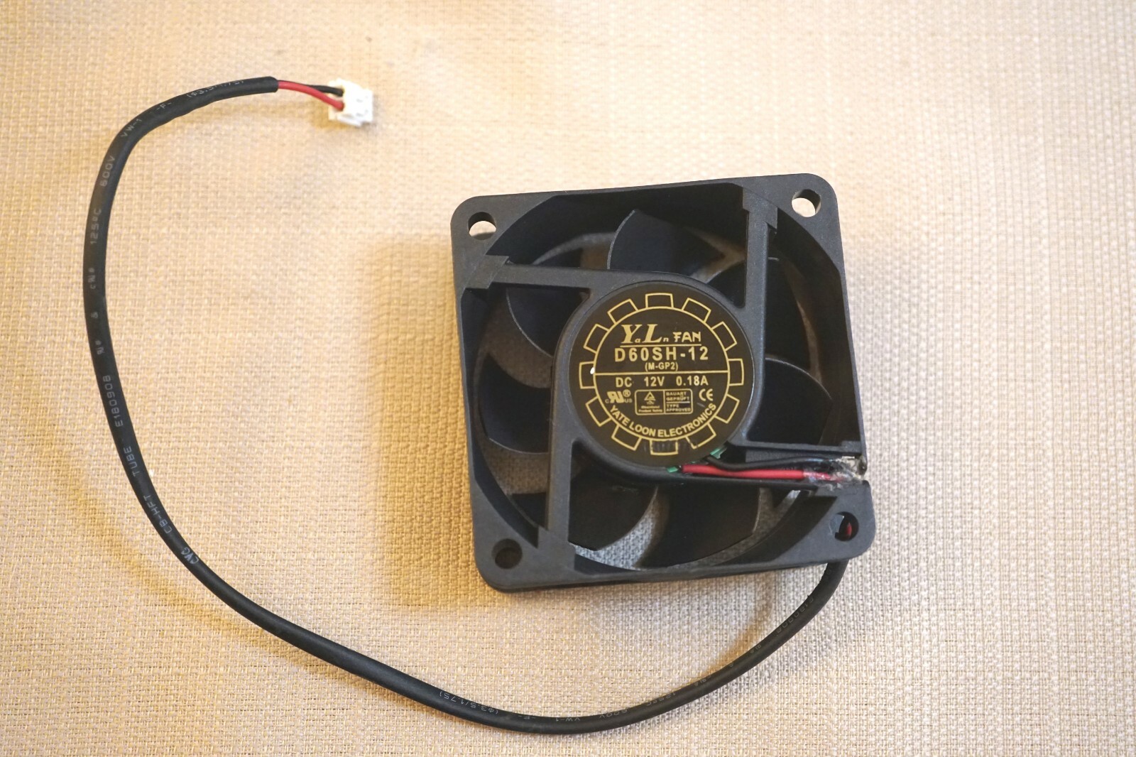 Y.L. Yate Loon 60 mm 60mm x 25 mm 12V DC high speed cooling fan long connector 