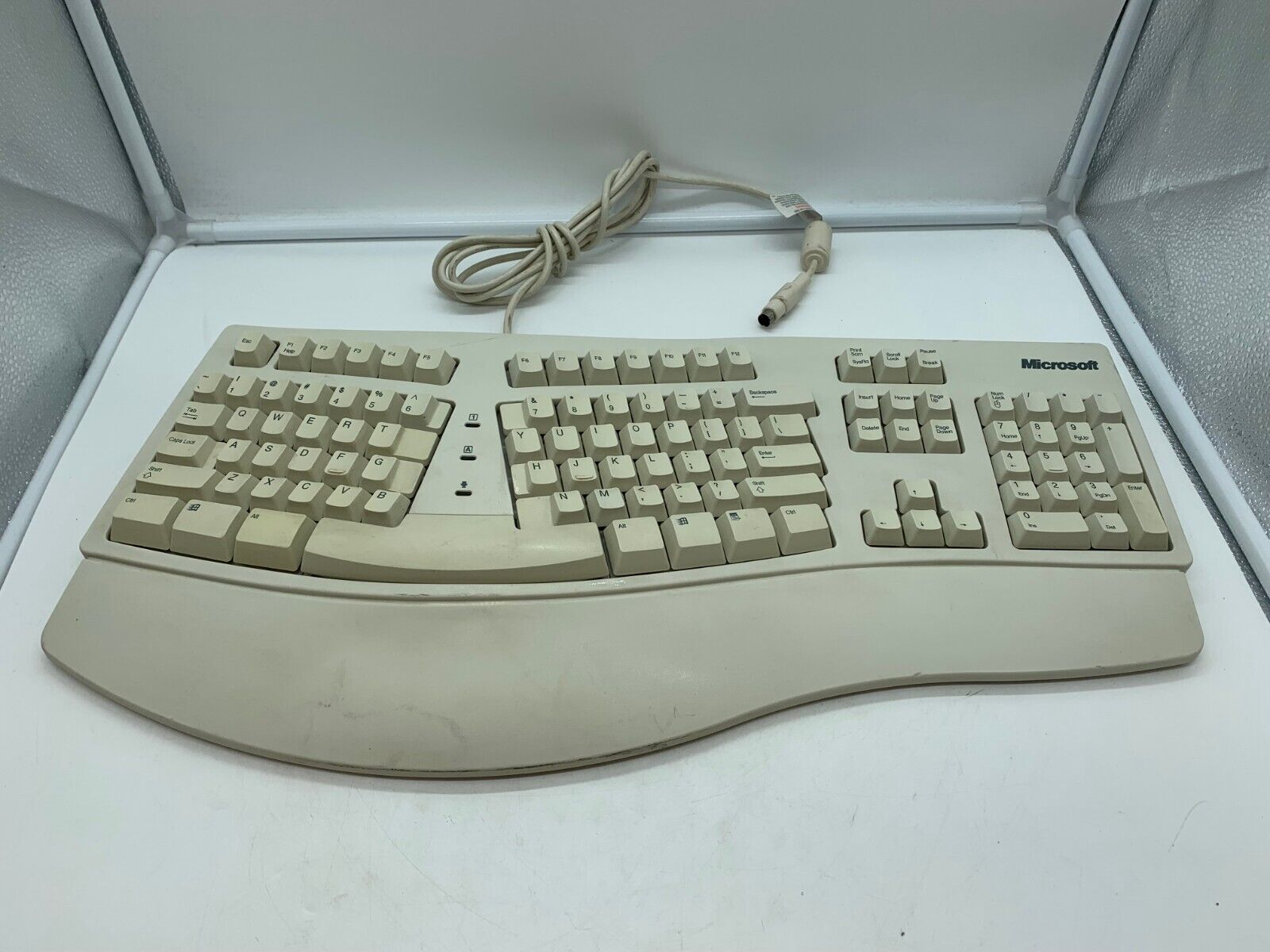 Vintage Microsoft 58221 Ergonomic PS/2 First Generation Natural Keyboard