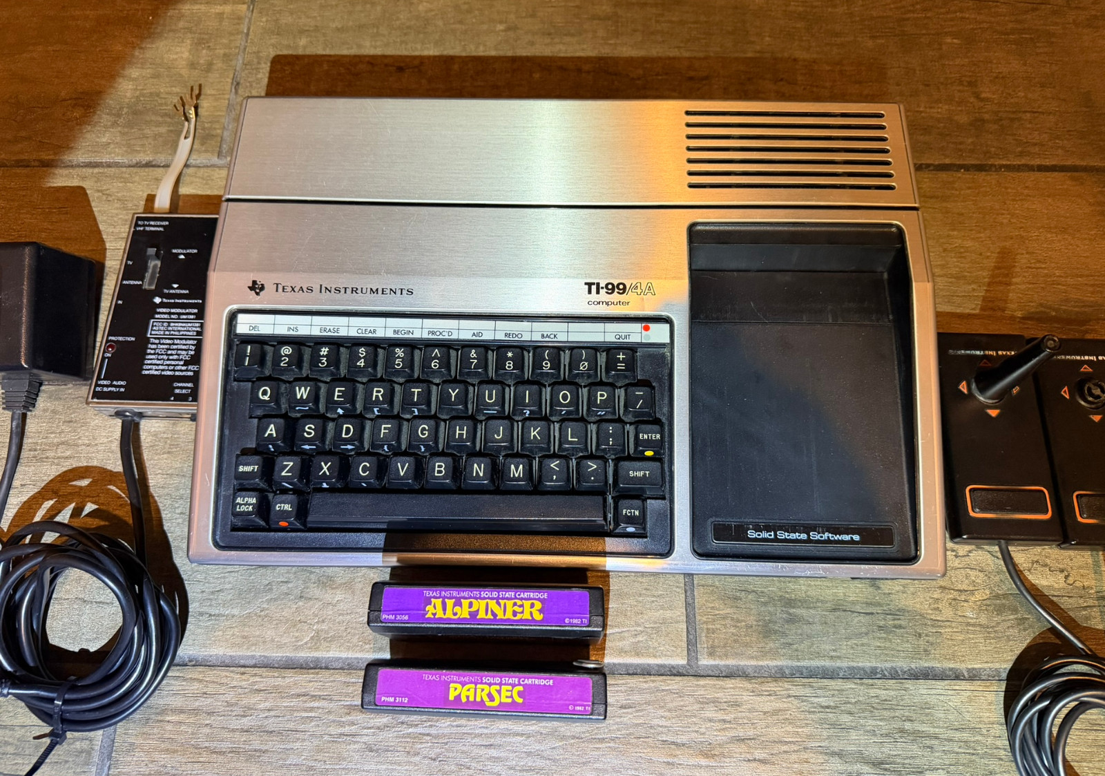 Texas Instruments Home Computer TI-99/4A - TESTED & EXTRAS