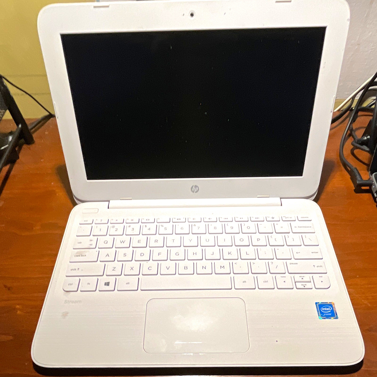 HP Stream 11.6" White Laptop Intel Celeron 2GB RAM 32GB eMMC Win 10