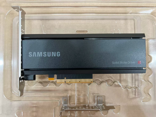 Samsung PM1735 3.2TB HPE HHHL PCIE4.0 AIC MZPLJ3T2HBJR-00AH3 MZ-PLJ3T20 NVME