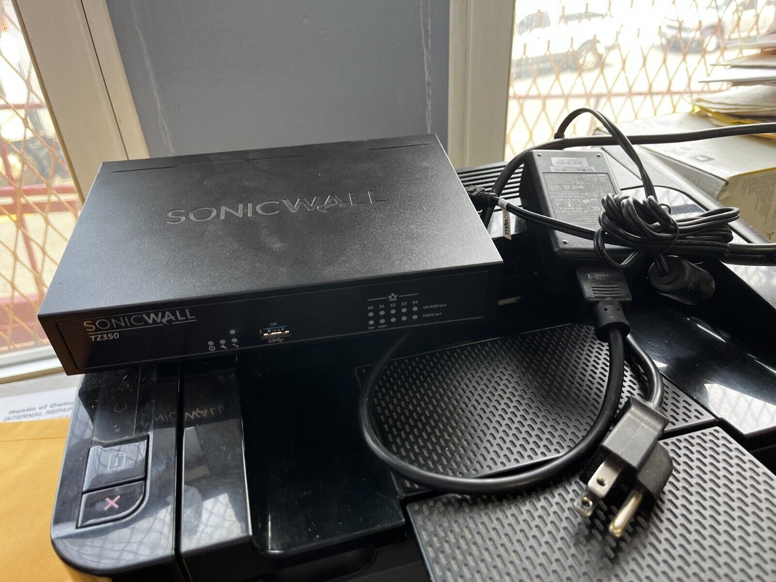 SonicWALL TZ350 - With Power Adapter - Reset