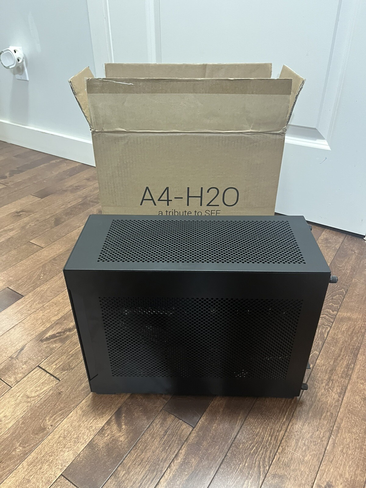 Lian Li Dan A4-H20 Mini Itx Computer Case (Black)