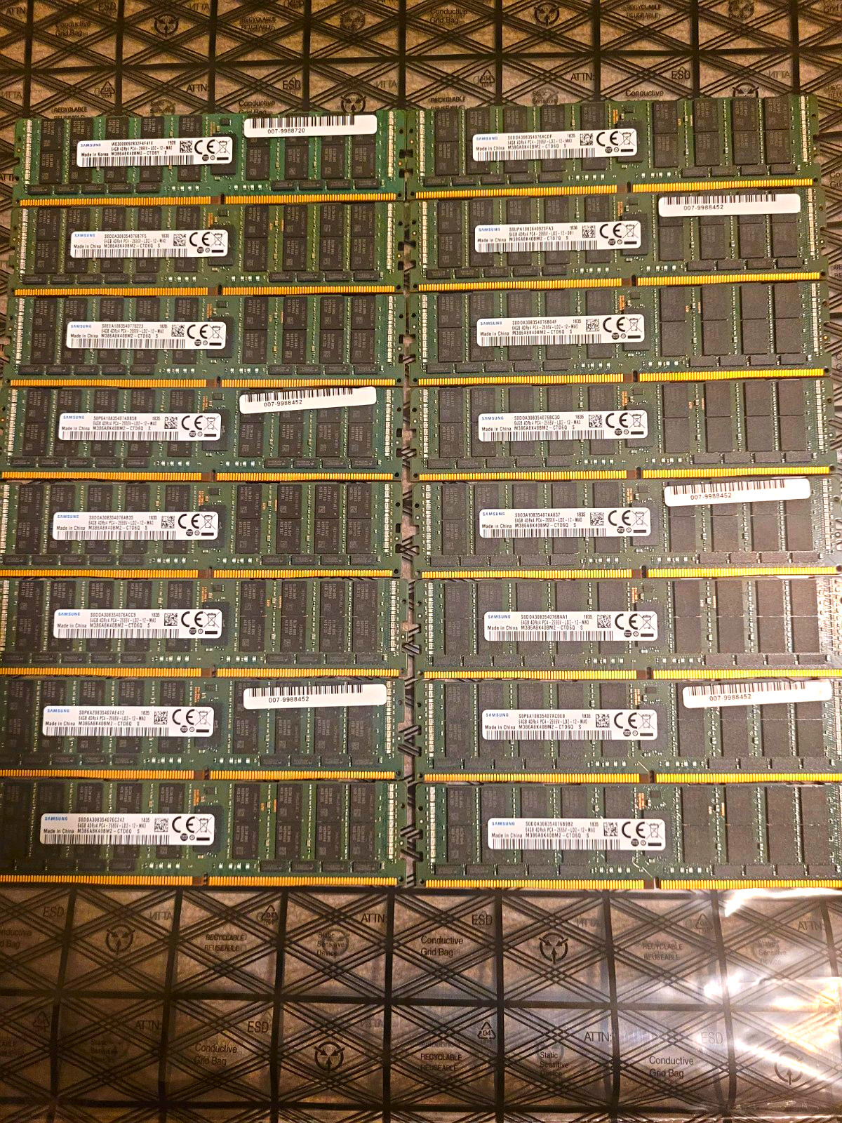 Lot of 16x 64GB Samsung DDR4-2666MHz ECC LRDIMM 4Rx4 Server RAM (1024GB Total)