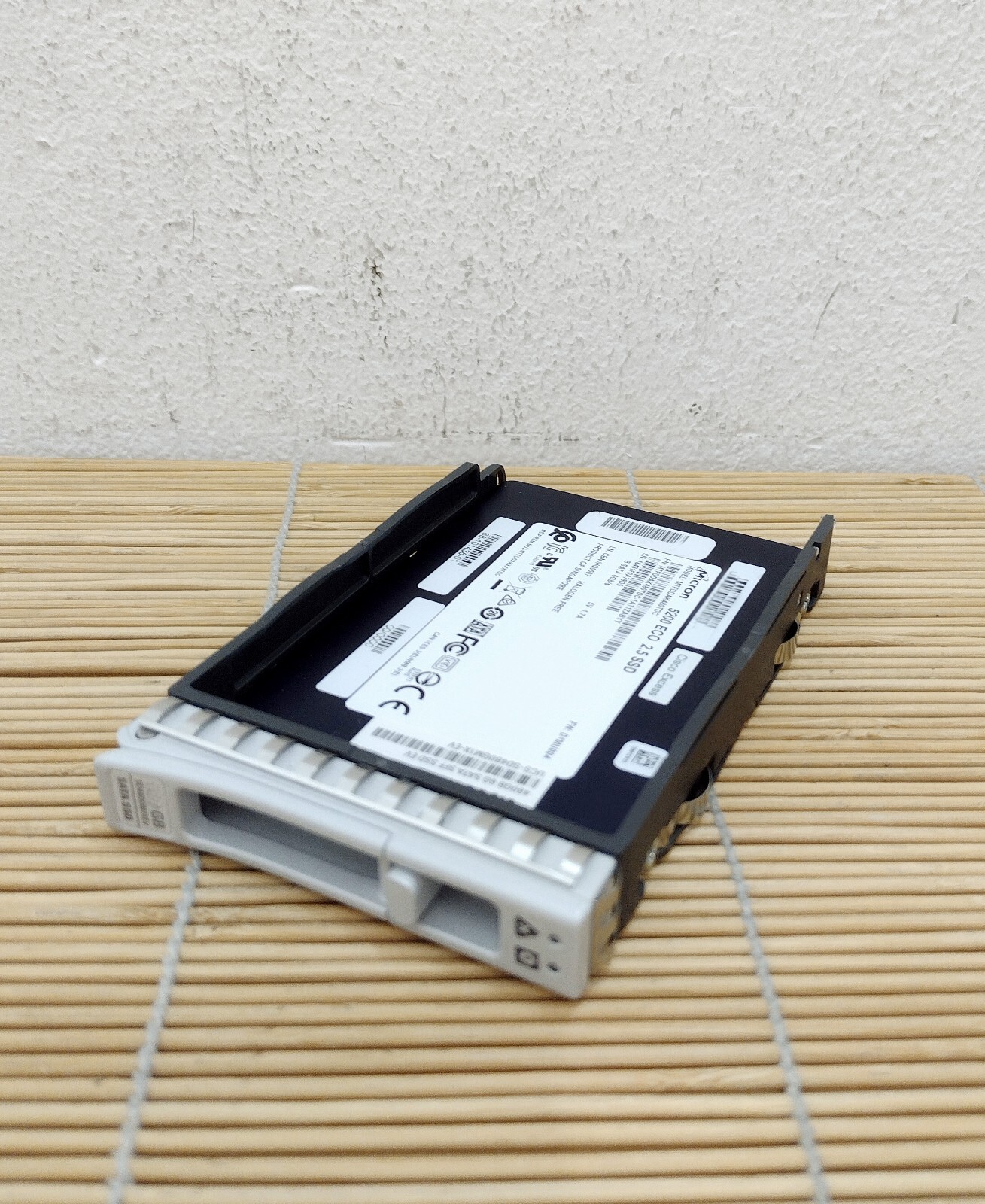 Cisco UCS-SD960G61X-EV 960GB 2.5 inch Enterprise Value 6G SATA SSD with caddy