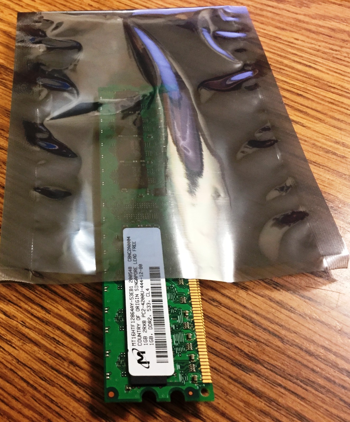 Micron MT16HTF12864AY-53EB1 1GB DDR2-533 PC2-4200U 240-Pin DIMM Memory Module
