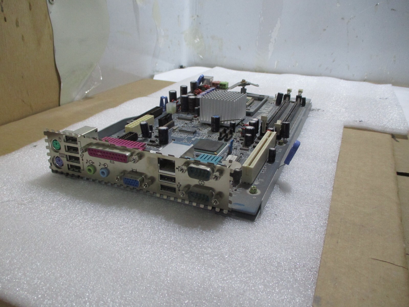 IBM Lenovo 74P1643 Motherboard 13R8914 w/ CPU SL6WJ Socket 478