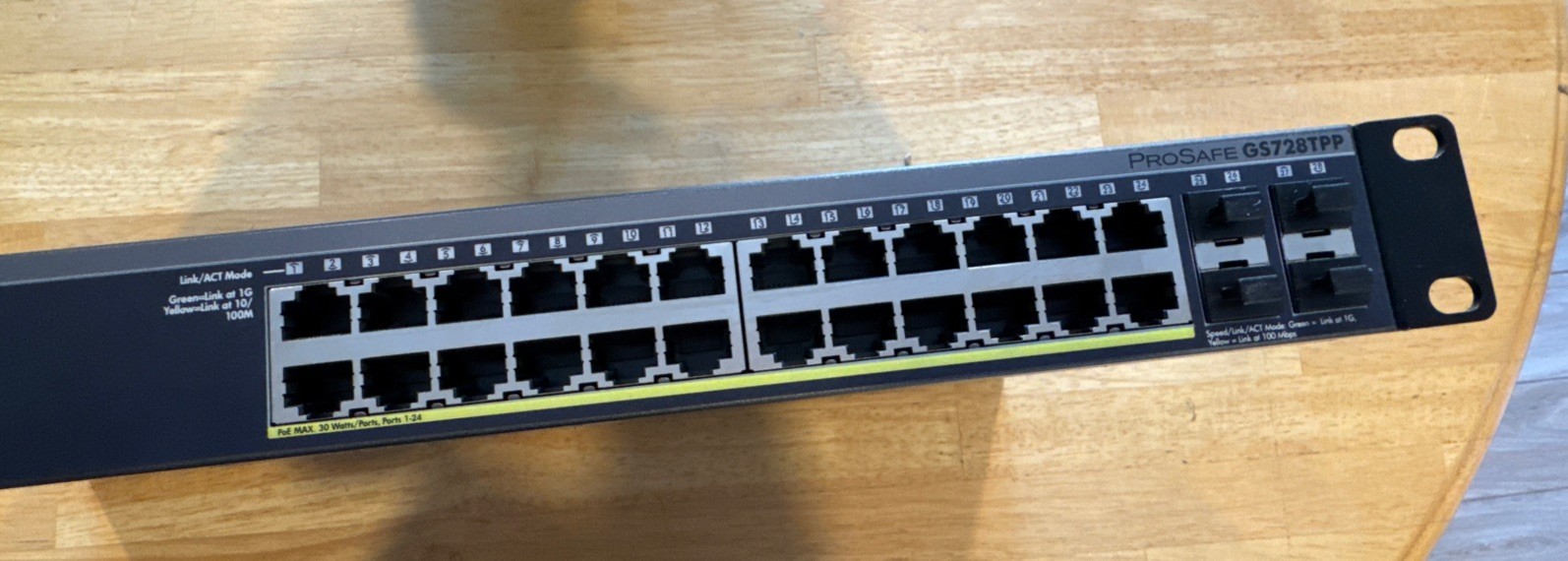 NETGEAR GS728TPP 24-Port Gigabit Ethernet PoE+ Smart Network Switch