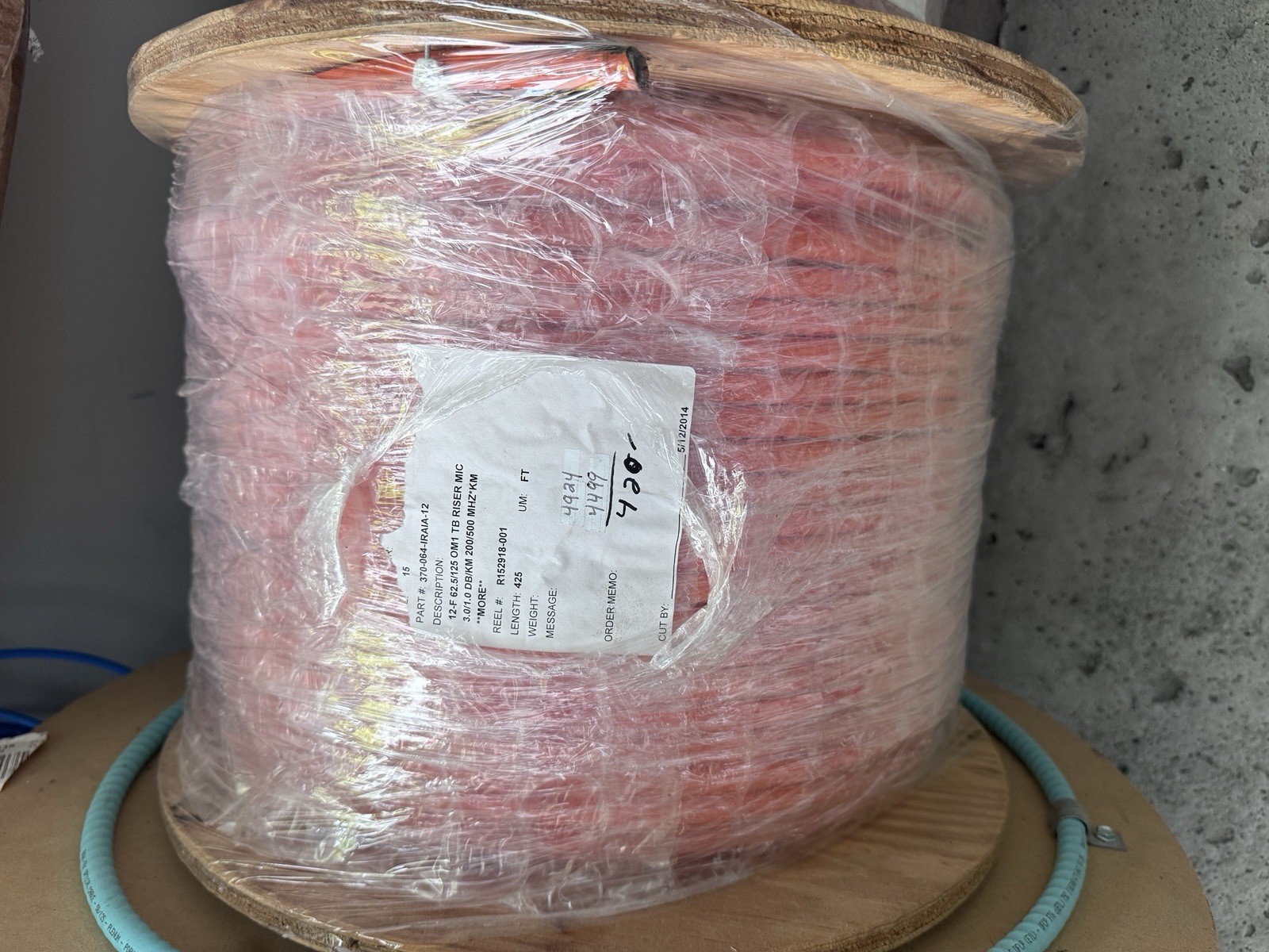 Corning MIC 12 Strand OM1 Multimode Fiber Cable 62.5/125 Riser 420ft