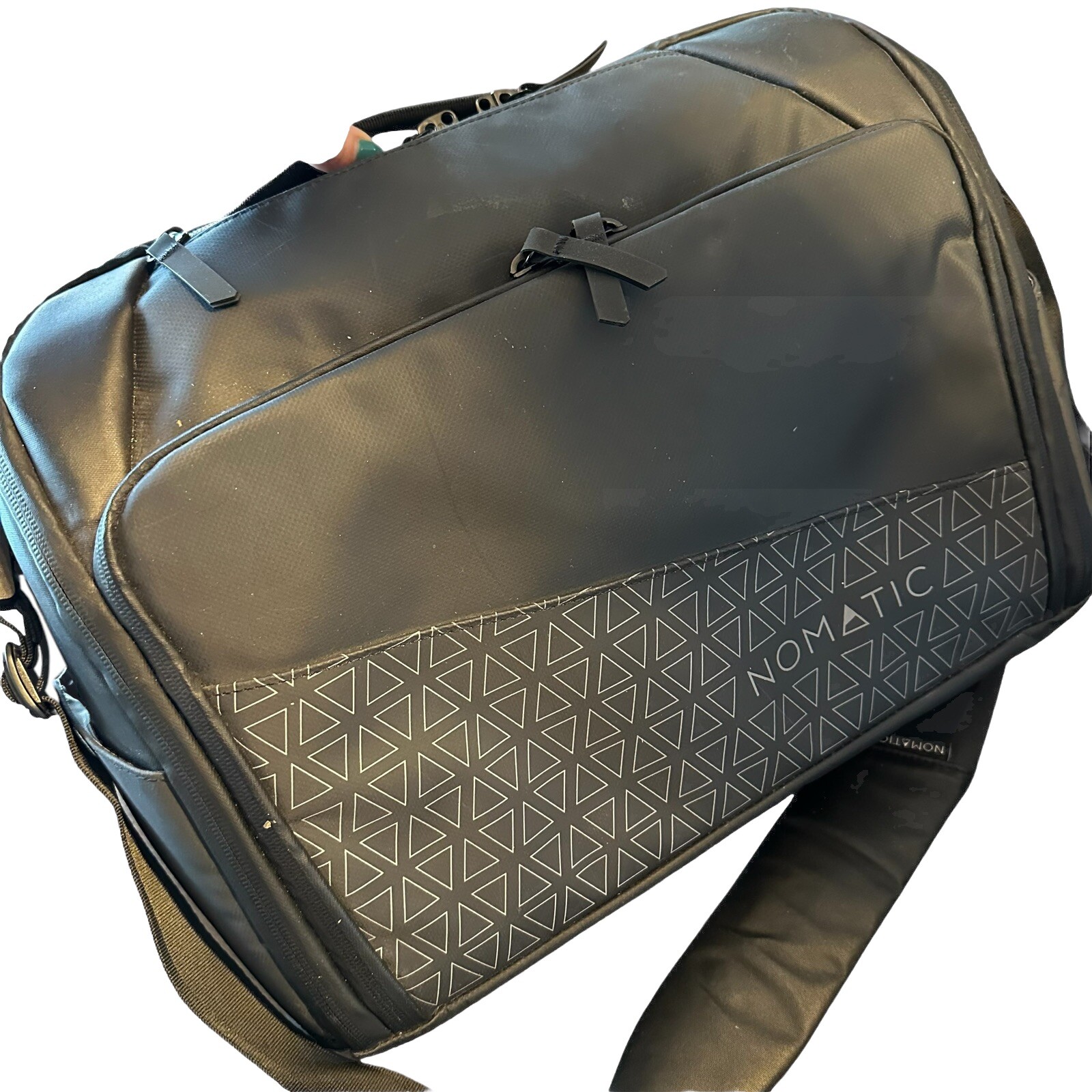 NOMATIC Messenger Bag V2, TSA Ready Laptop Sleeve, 15L Volume, Magnetic Strap