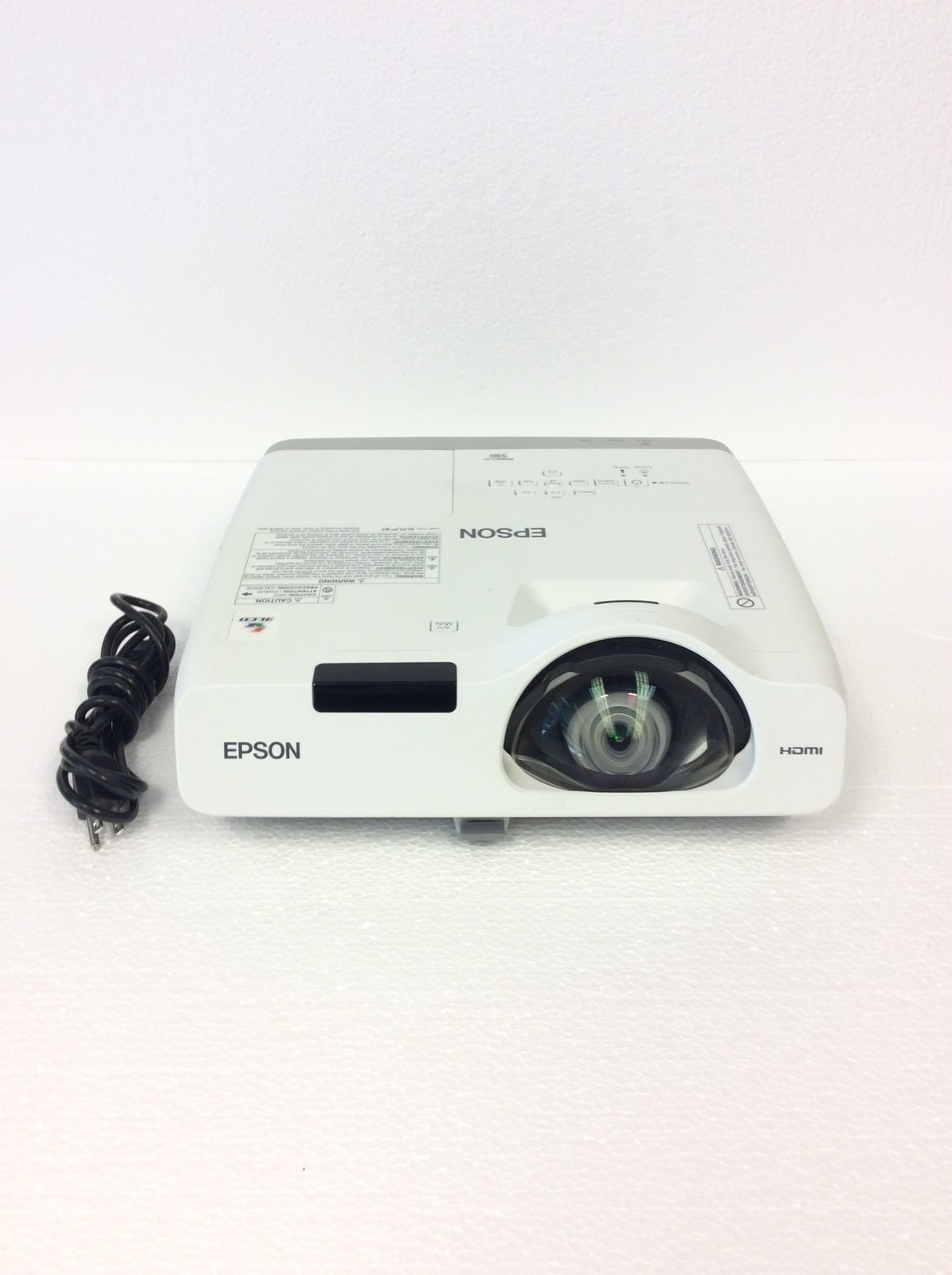 Epson Powerlite 530 3LCD Home Cinema LCD Projector 3200 Lumens w/ 866 Lamp Hours