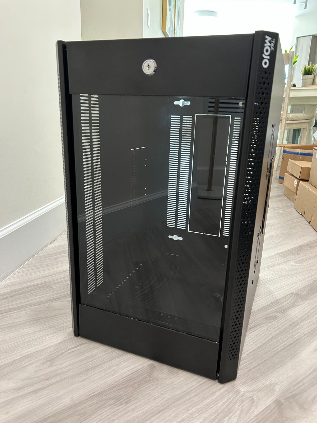 Tecmojo 6U Wall Mount Server Cabinet IT Network Rack Enclosure Lockable Door