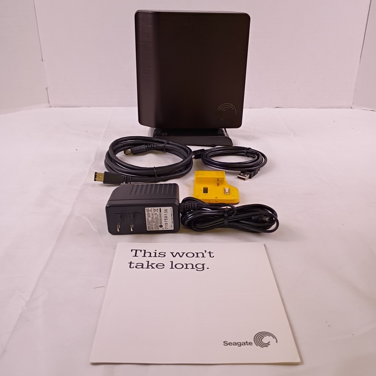 Seagate FreeAgent Pro 320 GB USB 2.0/eSATA/1394 External Hard Drive New in Box